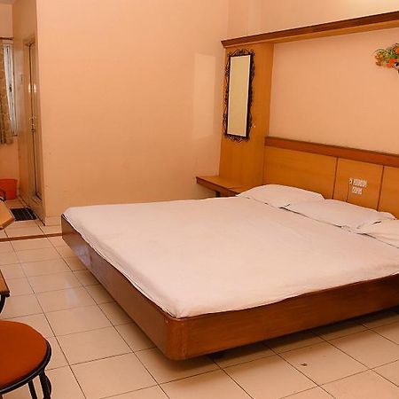 Hotel Vishnu Residency Визакхапатнам Екстериор снимка